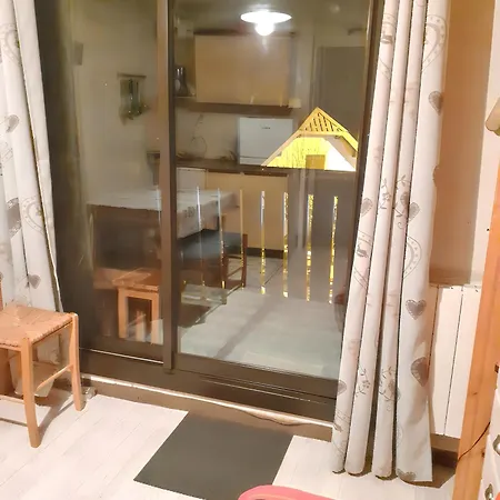 Avec Vue Sur La Montagne A 20 M² Balcon アパート *