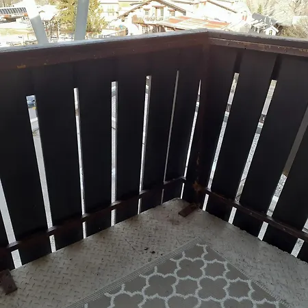 Avec Vue Sur La Montagne A 20 M² Balcon Allos